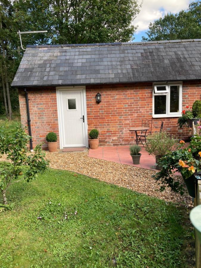 Hunters Moon B&B Tidworth Exteriör bild